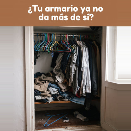 Armario desordenado sin espacio